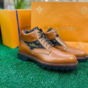 Authentic, brand new size 39 US9 LOUIS VUITTON OBERKAMPF COGNAC CALFSKIN ANKLE